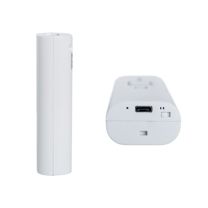 本体側面と底面。底面にはUSB TypeCソケットと電源スイッチがあります